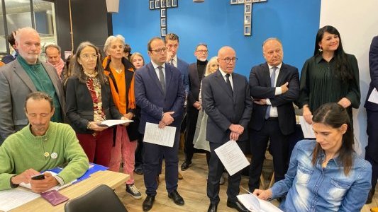 Municipales 2026 : Signature à Nice d'une charte de respect entre journalistes et candidats