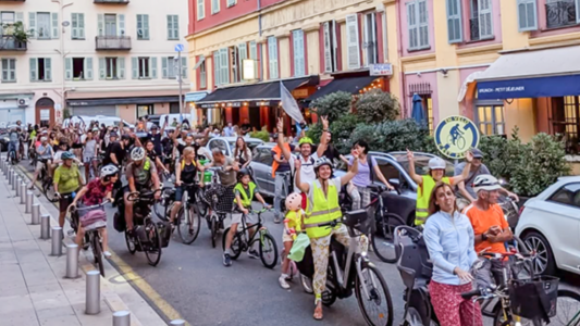 Carnavélo : une parade cycliste festive à Nice le 27 février à 19h30