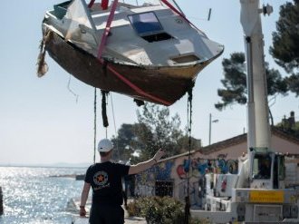  La Marine évacue des bateaux stationnés illégalement à La Seyne-sur-Mer