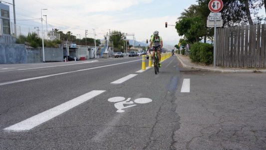 Piste cyclable Antibes-Villeneuve Loubet : Charles Ange Ginésy annonce la suspension de l'expérimentation pendant l'été 