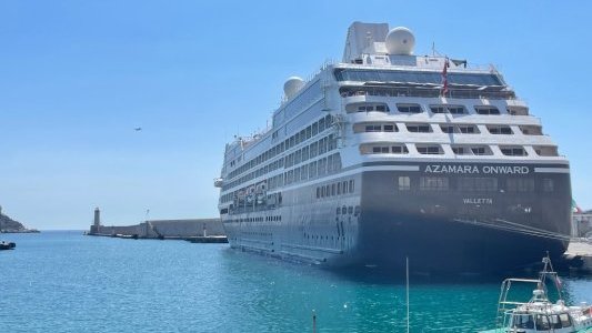 Croisières sur la Côte d'Azur : l'État propose une régulation, Nice et Cannes jugent les mesures insuffisantes