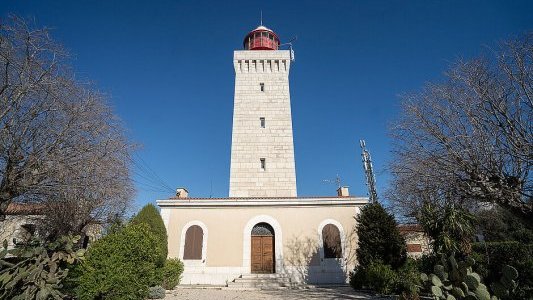Top 10 des incontournables de l'été sur la Côte d'Azur pour les azuréens : le phare de la Garoupe