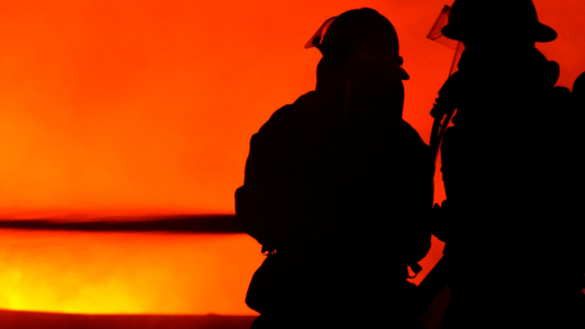 Sapeurs-pompiers : neuf syndicats appellent à renforcer les moyens et les effectifs