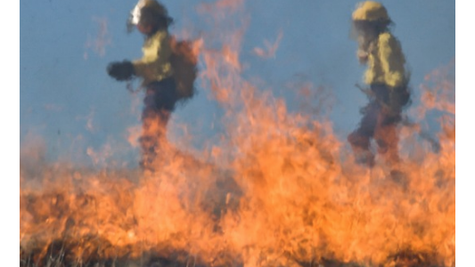 SDIS 06 : principe de précaution face aux résidus de fumée sur les tenues des sapeurs pompiers 