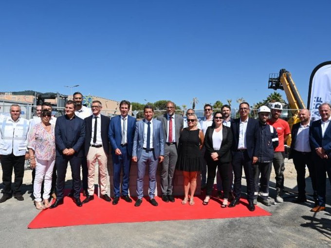À Cannes, la première (…)