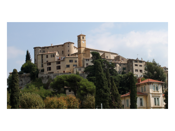 CARROS : 163 logements ;