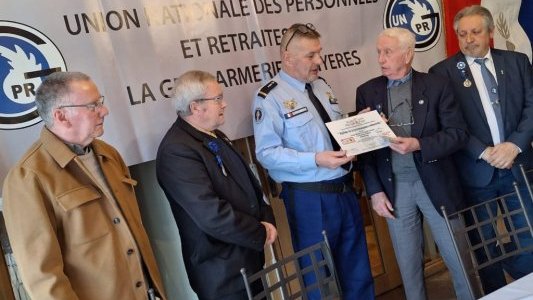 À Hyères, les retraités de la gendarmerie distinguent Henri Bannwarth