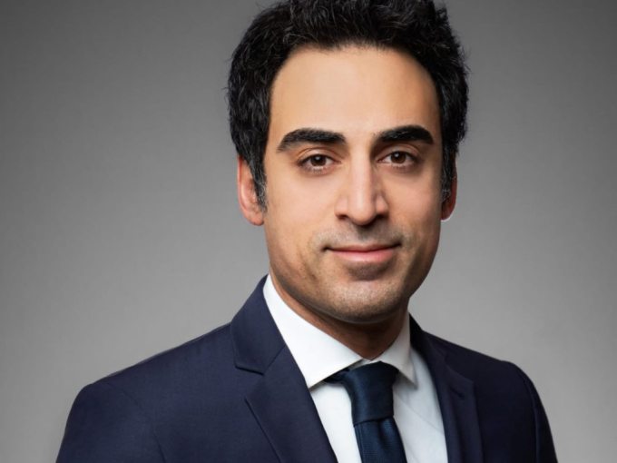 Amir Reza-Tofighi, 40 (…)