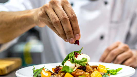 Région Sud : L'hôtellerie-restauration emploie près de 146 000 personnes, mais reste confrontée à des fragilités