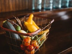 Le Cannet lance deux services "drive" alimentaires pour les personnels soignants et les seniors