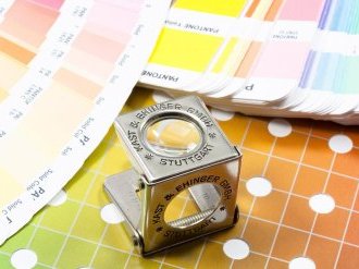 Le Gris et le Jaune, élus couleurs de l'année 2021 par Pantone
