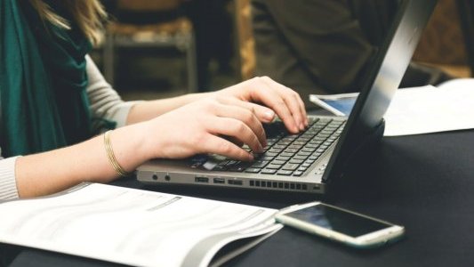 Économie Po ?le Emploi se mobilise pour faire face a ? la crise sanitaire Covid-19