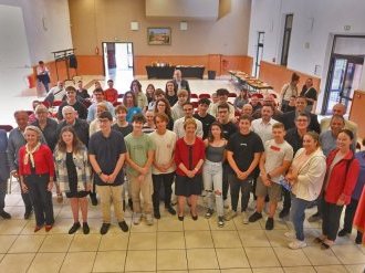 À La Garde, la remise des cartes électorales, un moment solennel pour les jeunes citoyens