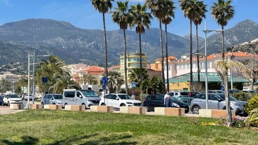 Création de 151 emplois permanents par la commune de Menton : le juge des référés suspend l'exécution de la délibération