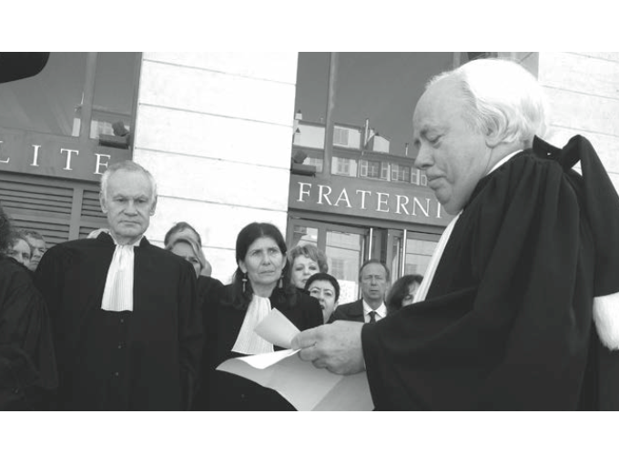 Les avocats veulent (…)