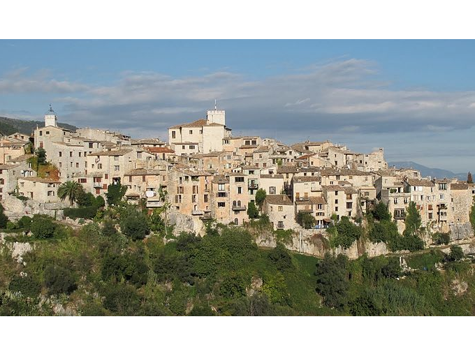 TOURRETTES SUR LOUP : (…)