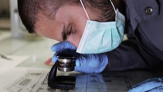 Police scientifique : les nouvelles technologies resserrent les mailles du filet