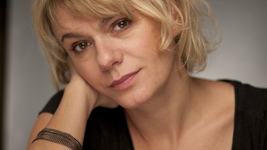  Au Salon du livre de Hyères, une rencontre ensoleillée avec Cendrine Nougué