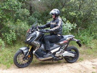 HONDA 750 X-ADV : le scooter qui sort vraiment des sentiers battus