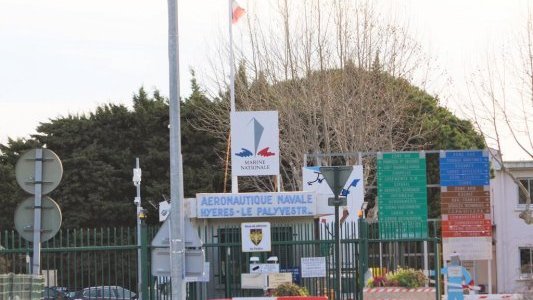 Sur la base aéronavale, un entraînement d'ampleur de 'défense-sécurité'