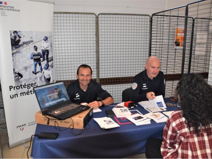 Recrutement estival : (…)