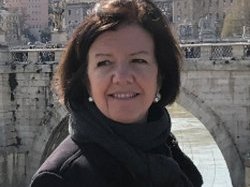 France Qualité remet un Prix Spécial Qualité Santé à Monique Mazard, Directrice du Pôle Parcours Patient du CHU de Nice