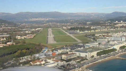 Aéroport Cannes-Mandelieu : Le Gouvernement abandonne la trajectoire Nord-Ouest, "une victoire pour le Pays de Grasse et ses habitants"