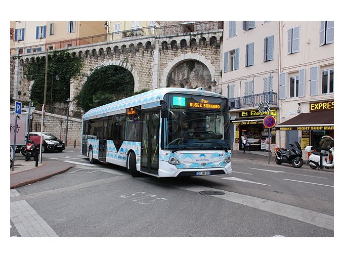 Transport en commun : (…)