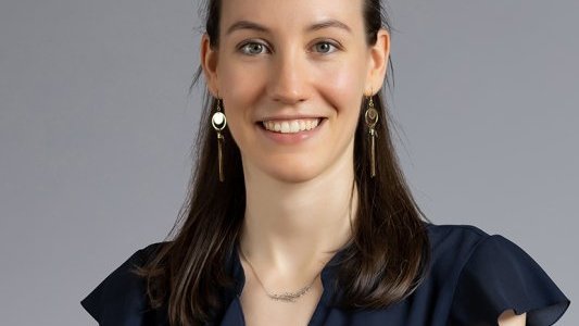 Gaëlle Rondepierre jeune chercheuse, originaire de Mouans-Sartoux récompensée en faveur des femmes en science