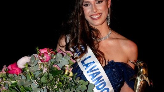 Le sourire éclatant de Kelly Maes, Miss Lavandou 2025