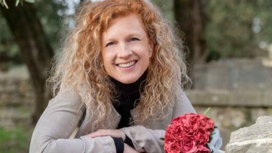 'Nez dans les fleurs' : Valérie Paquet réinvente le savoir-faire ancestral du cuir parfumé 