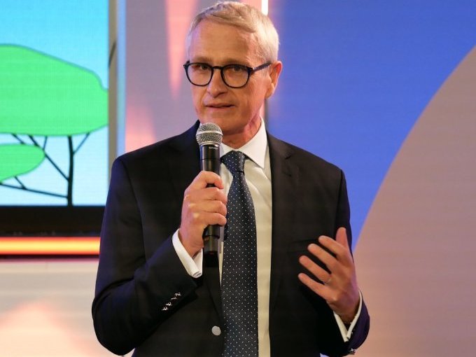 Xavier Latour défend (…)