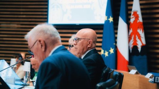 Nice réduit les remboursements des frais de déplacement de ses élus