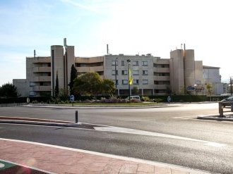 Embellissement du centre-ville de Mandelieu : le Maire obtient d'ADOMA la démolition du foyer logement