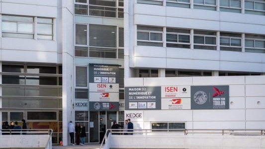 ISEN, étudiants et enseignants se retrouvent sur le campus