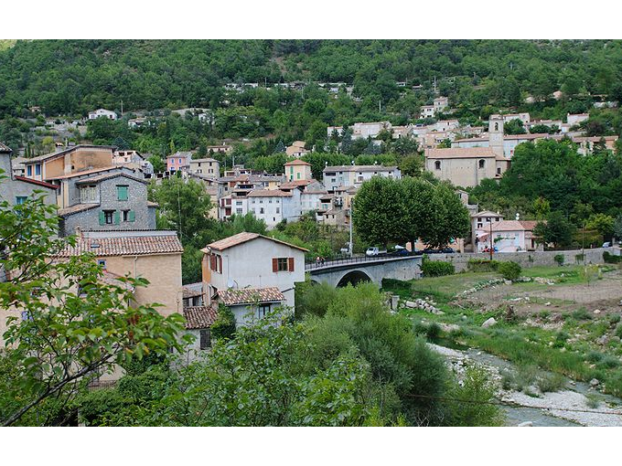 ROQUESTERON : 1,42 M€ (…)