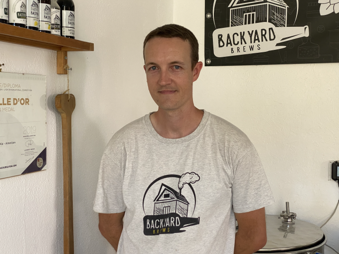 Backyard Brews : Le (…)