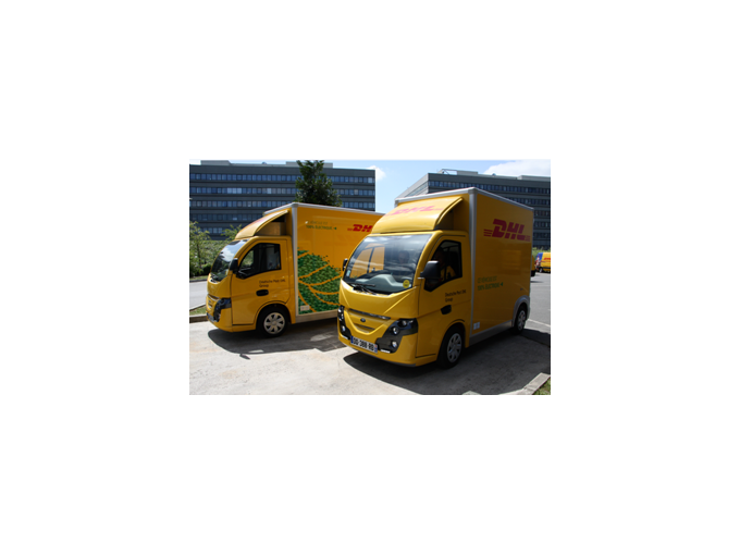 DHL EXPRESS renforce (…)