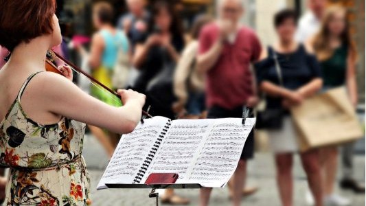  URSSAF : la suspension du recouvrement s'applique aux artistes-auteurs en BNC