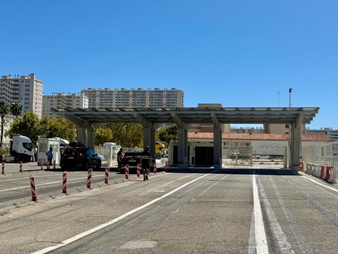 Une ombrière photovoltaïq