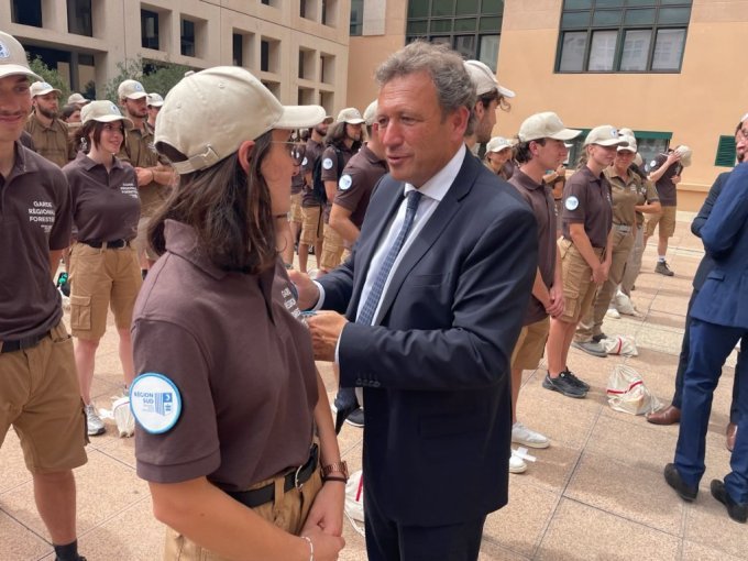 La Région recrute 250 (…)