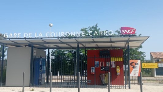Depuis Marseille, un voyage dépaysant à bord du train de la Côte Bleue !