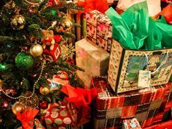FÊTES DE NOËL : le budget cadeau reste stable