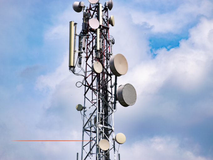 Acquisition de SFR : (…)