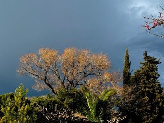 En fin de nuit de mercredi à jeudi, une dégradation pluvio-orageuse aborde l'ouest des Bouches-du-Rhône