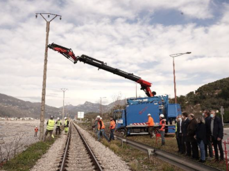 La dépose des derniers supports le long de la plaine du Var est terminée