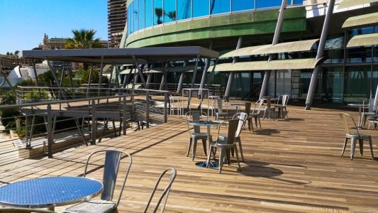 Nouvelle terrasse Ravel du Grimaldi Forum : 600 m2 avec vue dégagée sur la grande bleue et la future extension en mer !