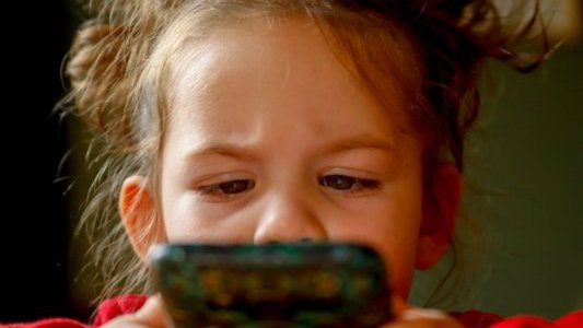 Allo ? C'est la poésie ! Les petits Cannois reçoivent désormais des appels insolites 