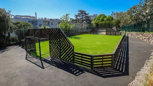 À Cannes, le city stade du Riou rénové pour renforcer l'offre sportive de proximité