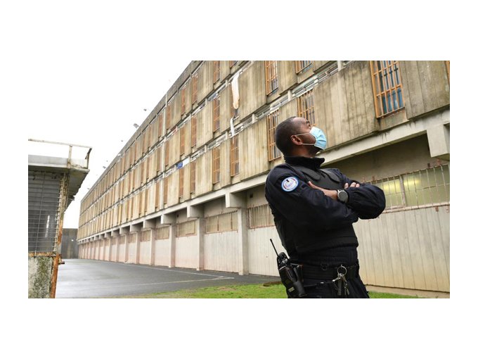 Prison : les très vives